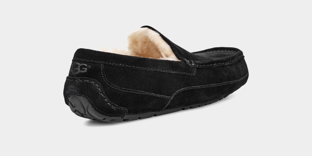 Black Ugg Ascot Men Moccasins | 907562-DUT