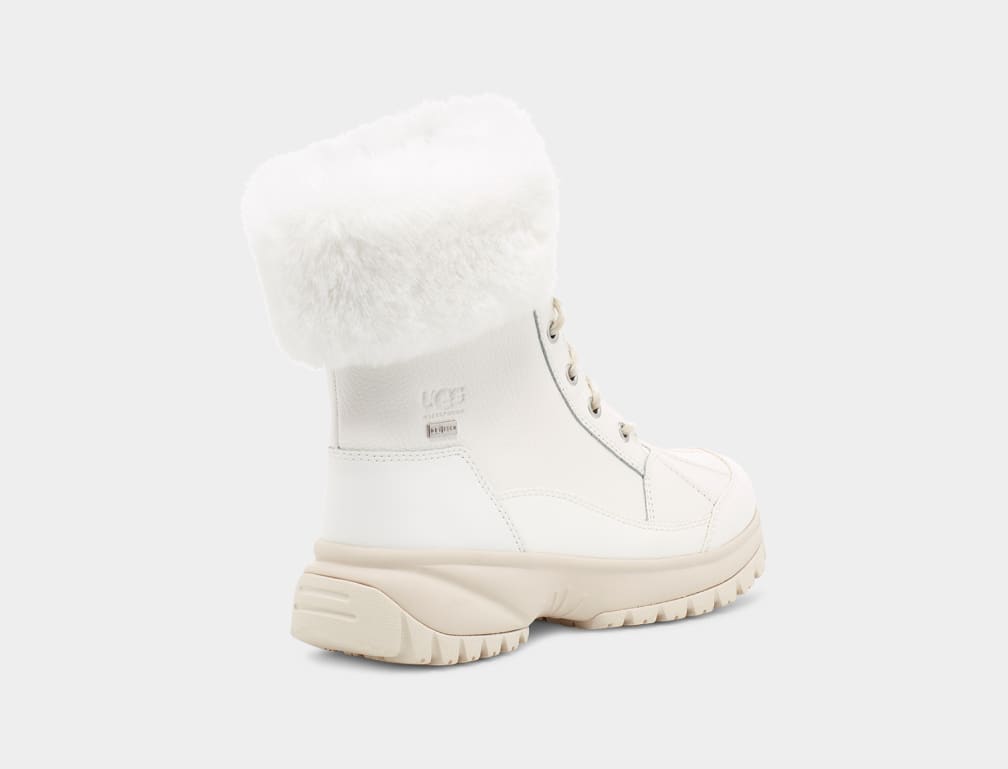 White Ugg Yose Fluff Women Boots | 604872-PQZ