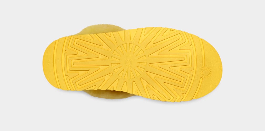 Yellow Ugg Disquette Scatter Graphic Women Slippers | 439816-URK