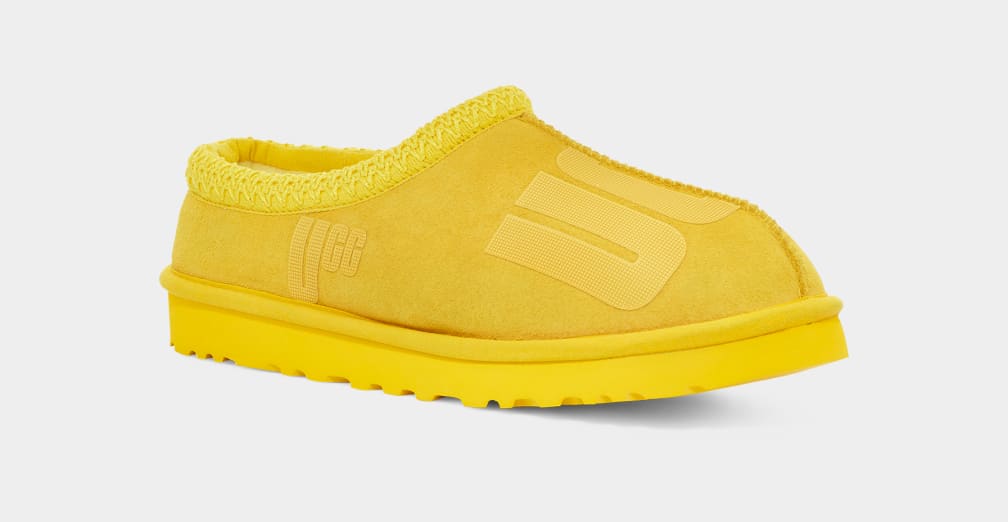 Yellow Ugg Tasman Scatter Graphic Men Slippers | 625973-CRL