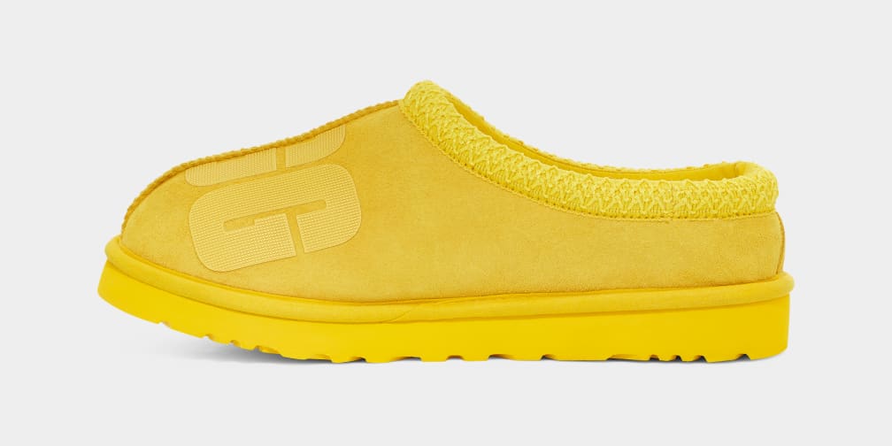 Yellow Ugg Tasman Scatter Graphic Men Slippers | 625973-CRL